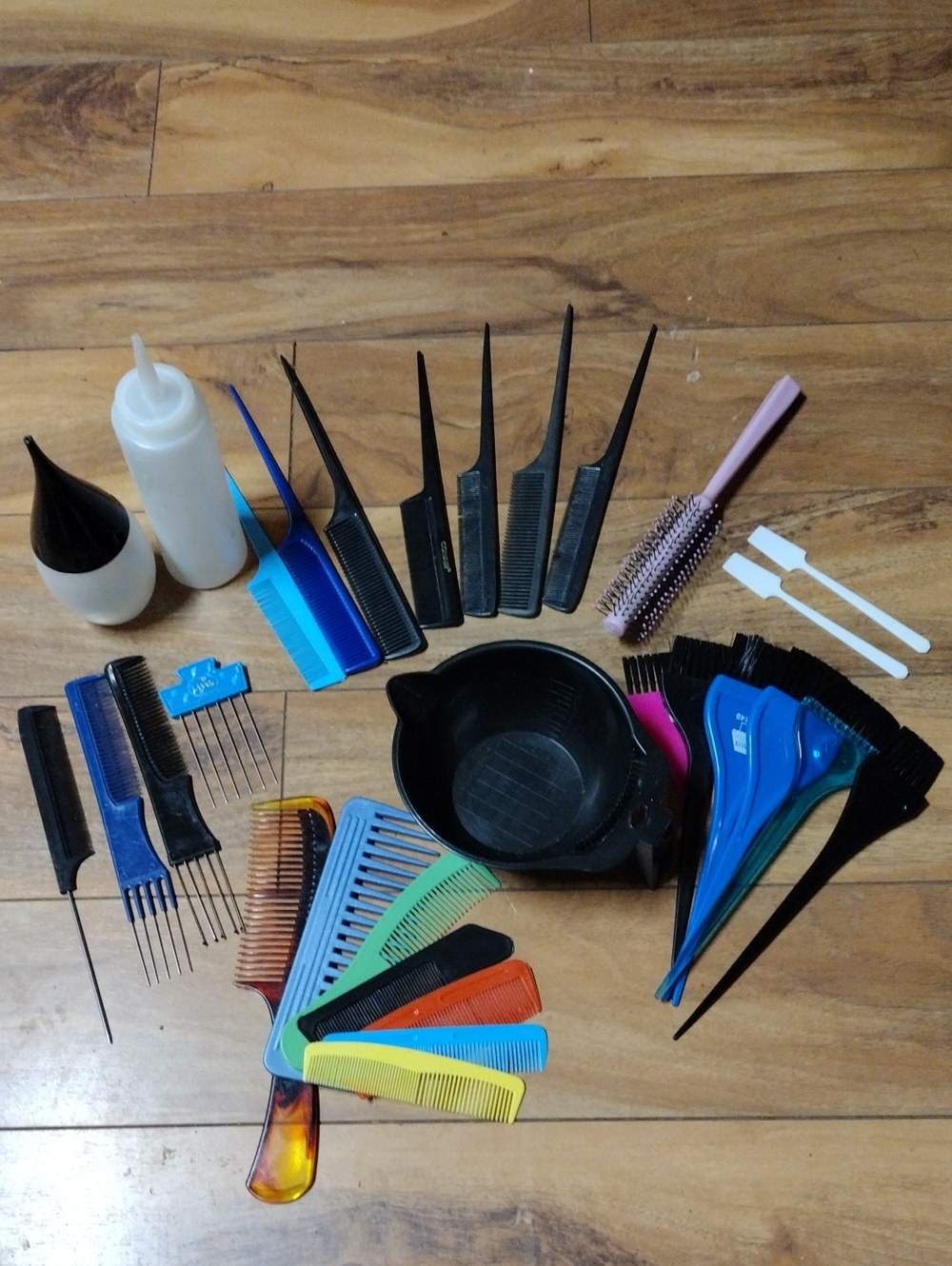 Bundle Of 30,Assorted Hair Coloring and Styling Tool Kit